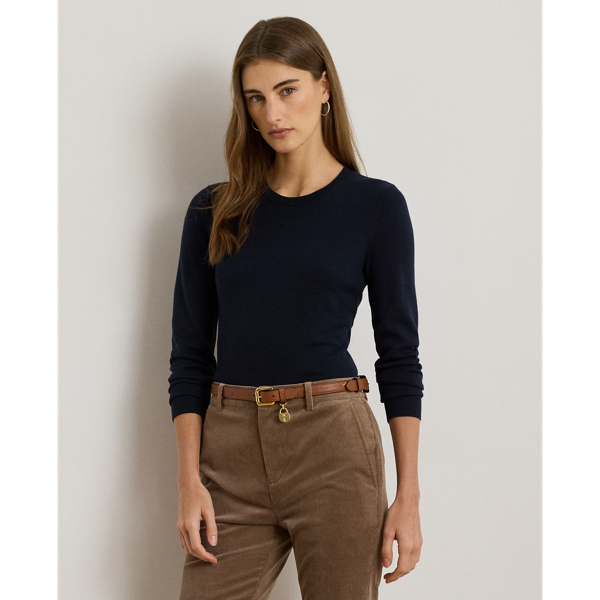 Spun with a soft cotton blend and cut for a body-skimming fit, this crewneck jumper is an enduring essential.