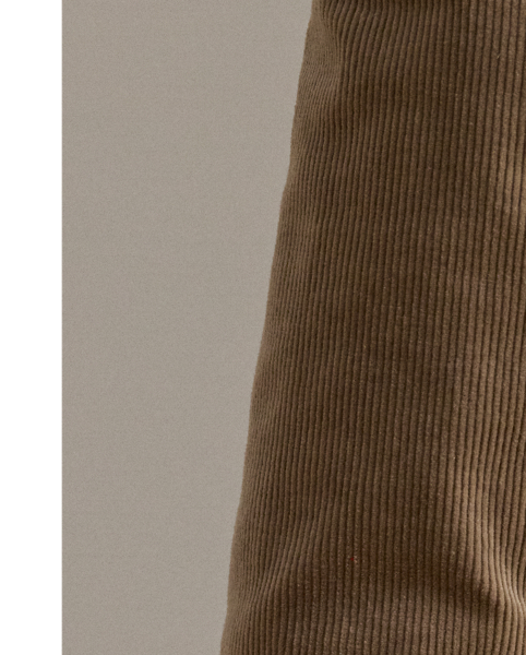 Embodying Lauren  Ralph Lauren Lauren’s sophisticated aesthetic, this blazer unites a streamlined single-button silhouette with stretch-infused wide wale corduroy for a velvety soft hand feel. A regal lion crest bullion patch on the chest and antiqued horsehead-embellished buttons complete the look.