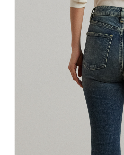 Cut for a chic high rise, these boot jeans are made with comfortable right-hand-twill denim that offers just enough stretch for a relaxed fit and feel.