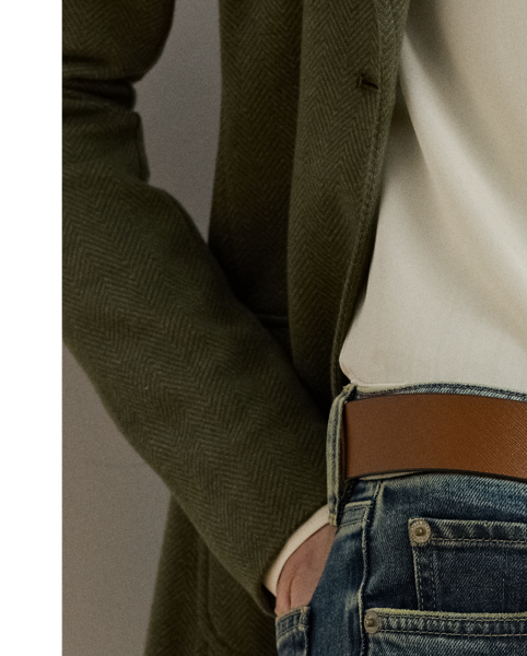 Cut for a classic mid-rise, these straight ankle jeans are crafted with comfortable right-hand-twill denim that offers just enough stretch for a relaxed fit and feel.