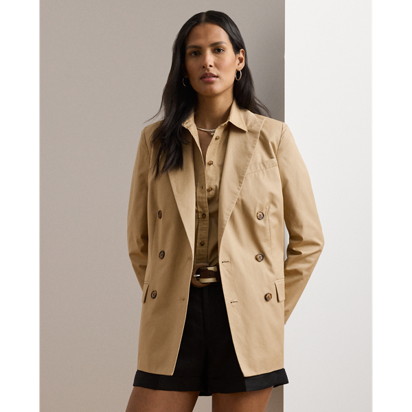 An enduring layering piece, this double-breasted blazer features a relaxed silhouette rendered in lightweight cotton twill for a style that is both refined and effortless. Peak lapels, panel seams and signature horn-effect buttons complete the look.