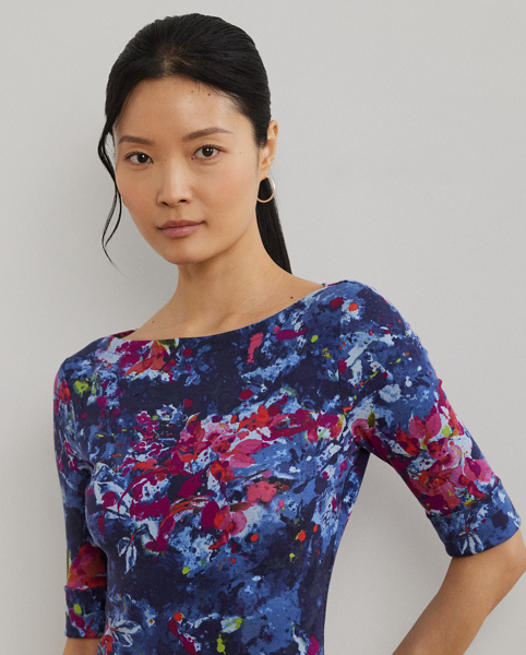 Made from breathable stretch cotton for a soft hand feel, this version of Lauren Ralph Lauren Lauren's essential boatneck T-shirt is refreshed for the season with a painterly abstract print. An “LRL”-embroidered logo on the hem adds a subtle signature finish.