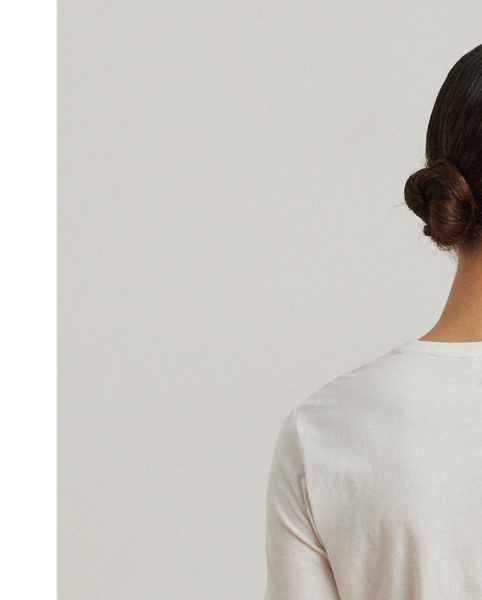 Made with soft cotton jersey, this relaxed-fitting tee displays Lauren's tonal beaded logo at the chest for iconic style.