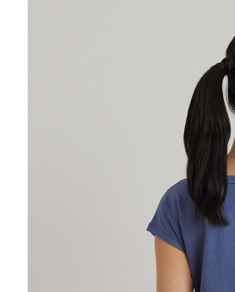 This breathable cotton-blend jersey T-shirt features a Santorini-inspired coastal landscape motif, which is rendered in the style of an ink sketch.