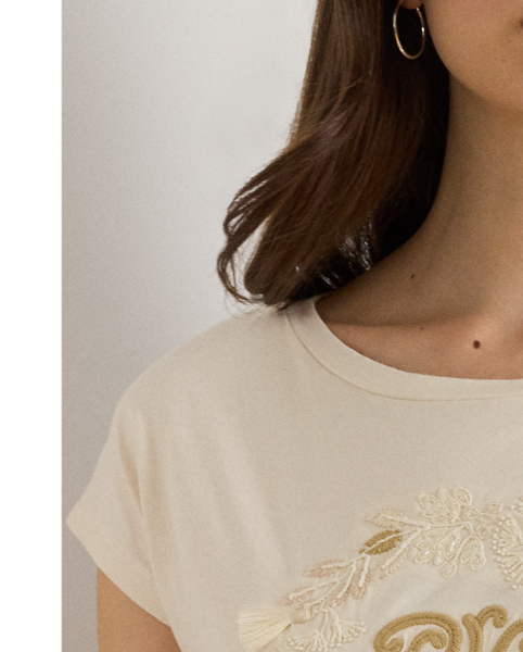 Floral embroidery and Lauren's signature logo centre this boatneck tee, which is made with breathable cotton jersey for a soft feel.