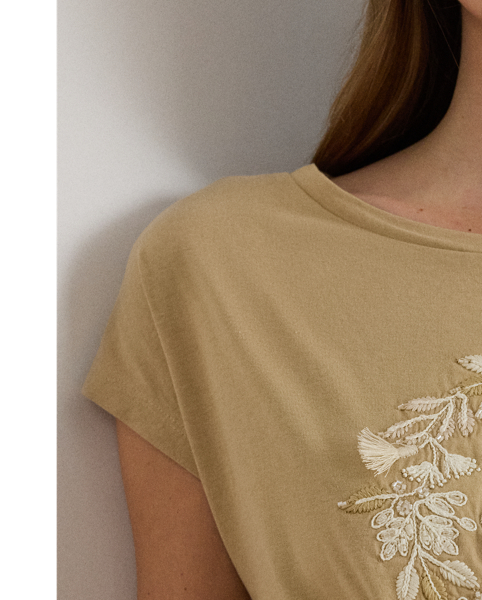 Floral embroidery and Lauren's signature logo centre this boatneck tee, which is made with breathable cotton jersey for a soft feel.