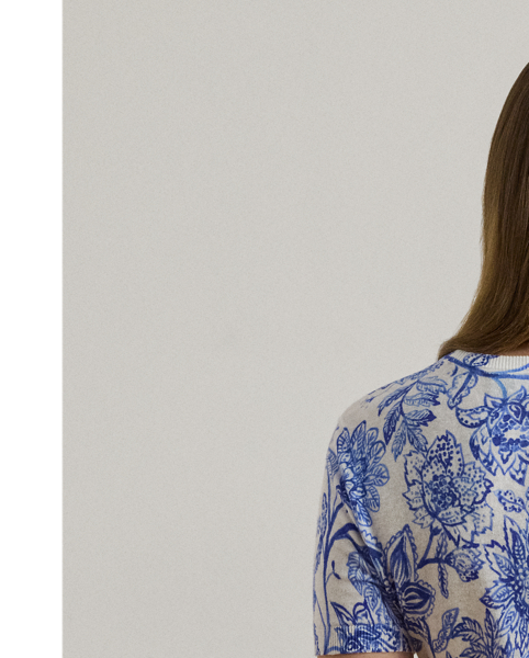 Spun with a soft, lightweight blend of linen and cotton, this jumper's short-sleeve design makes it a must-have for transitional dressing. It's refreshed for the season with a blue-and-white floral motif, which is rendered in the style of an ink sketch.