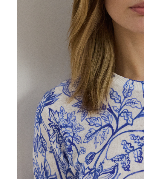 Spun with a soft, lightweight blend of linen and cotton, this jumper's short-sleeve design makes it a must-have for transitional dressing. It's refreshed for the season with a blue-and-white floral motif, which is rendered in the style of an ink sketch.