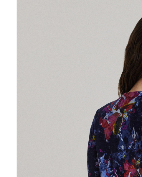 Made with a soft cotton blend for a comfortable feel, this slim-fitting crewneck jumper highlights the season's painterly abstract motif.