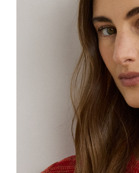 Showcasing a refined geometric striped pattern, this jumper is an essential transitional dressing piece with its short-sleeve design and lightweight cotton-and-linen fabrication.