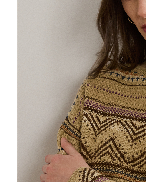 A soft, combed cotton-and-linen blend and a relaxed, slightly boxy silhouette bring a comfortable feel to this boatneck jumper, which displays the season's beautiful geometric striped pattern.