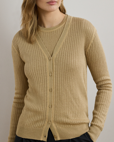 Crafted from a lightweight linen blend, this essential V-neck cardigan is rib-knit for rich dimension. "Lauren Ralph Lauren Lauren"-engraved imitation pearl buttons add a signature finish.