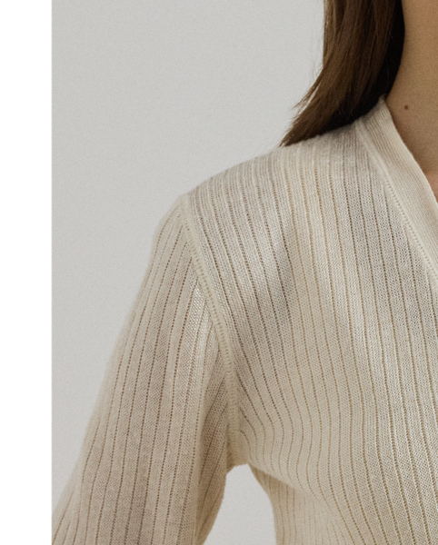 Crafted from a lightweight linen blend, this essential V-neck cardigan is rib-knit for rich dimension. "Lauren  Ralph Lauren Lauren"-engraved imitation pearl buttons add a signature finish.