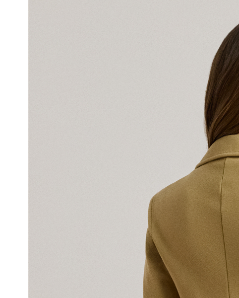 Embellished with a "Lauren  Ralph Lauren Lauren"-engraved button, this layering piece balances the structured silhouette of a blazer with the comfort of a cotton-blend jumper.