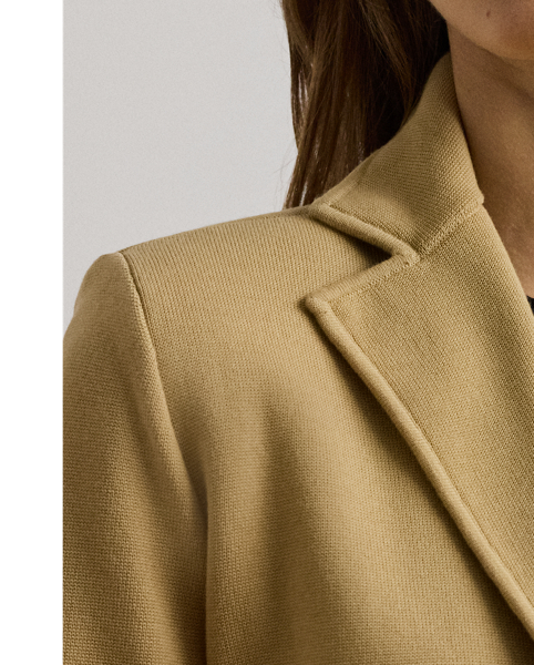 Embellished with a "Lauren  Ralph Lauren Lauren"-engraved button, this layering piece balances the structured silhouette of a blazer with the comfort of a cotton-blend jumper.