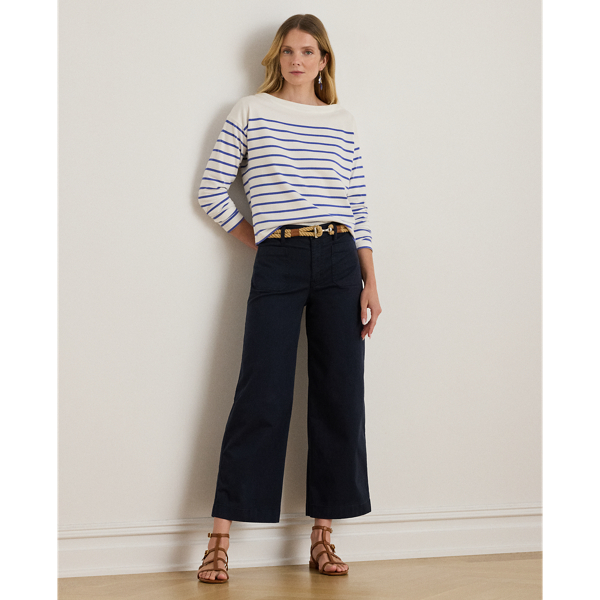 Crafted with stretch cotton chino, these chic trousers feature a high rise and wide-leg, cropped silhouette.