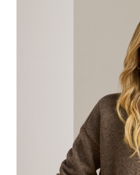 This timeless V-neck cardigan pairs a relaxed silhouette with a soft wool blend for an unbelievably cosy feel.