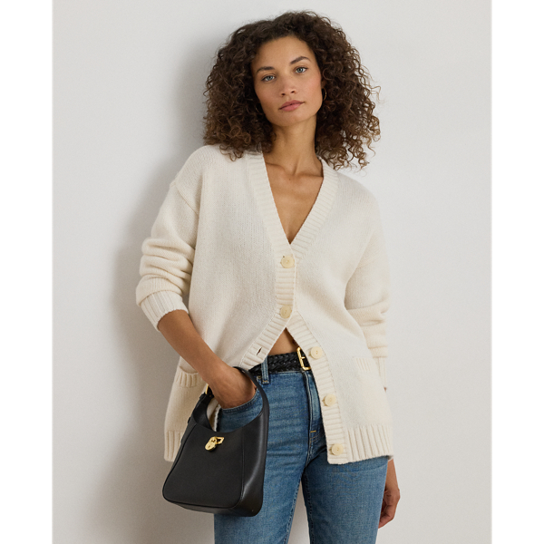 This timeless V-neck cardigan pairs a relaxed silhouette with a soft wool blend for an unbelievably cosy feel.