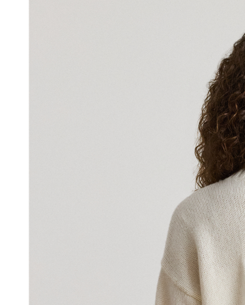 This timeless V-neck cardigan pairs a relaxed silhouette with a soft wool blend for an unbelievably cosy feel.