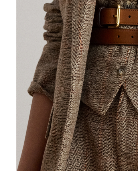 Cut for a cropped, slightly tapered silhouette, these stylish trousers are rendered in a soft cotton-and-wool-blend yarn dyed with a timeless Glen plaid pattern. Crisp creases, pleats and waist darts provide a tailored finish.