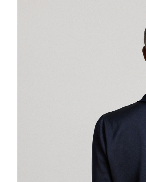 Crafted from satin charmeuse for a beautiful sheen and graceful drape, this blouse is distinguished by a tie-neck detail, which forms a voluminous bow on the front.