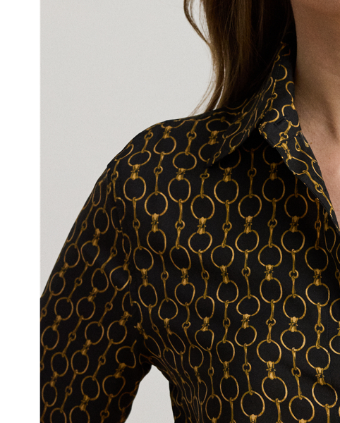 A belted waist enhances the fit-and-flare silhouette of this shirtdress, which pairs airy crepe with the season's stylised, chain-inspired print.