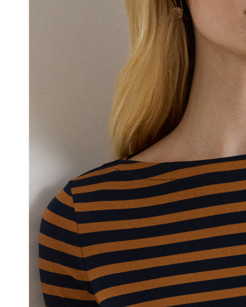 Showcasing timeless horizontal stripes, this essential boatneck T-shirt is made from breathable stretch cotton for a soft hand feel. An "LRL"-embroidered logo on the hem adds a subtle signature finish.