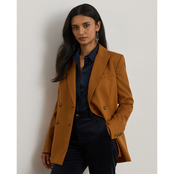 With peak lapels and a timeless double-breasted silhouette, this wool twill blazer is a chic layering piece. Signature horn-effect buttons complete the look.