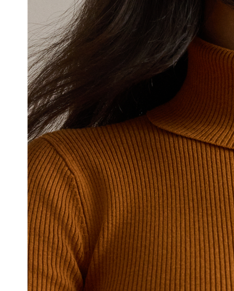 This stretch-cotton-blend jumper is detailed with an "LRL" logo on the right hem for signature style.