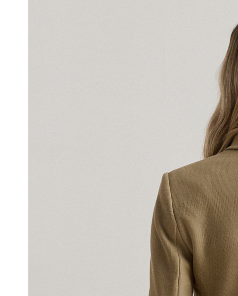 This chic jacquard blazer embodies Lauren style with a signature bullion patch on the chest and luxurious crest-embossed buttons.