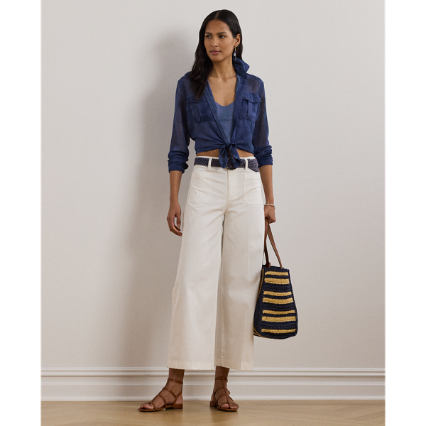 Crafted with stretch cotton chino, these chic trousers feature a high rise and wide-leg, cropped silhouette.