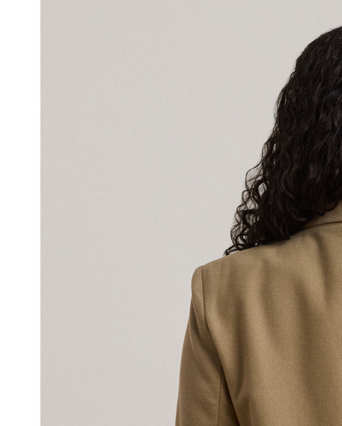 This chic jacquard blazer embodies Lauren style with a signature bullion patch on the chest and luxurious crest-embossed buttons.