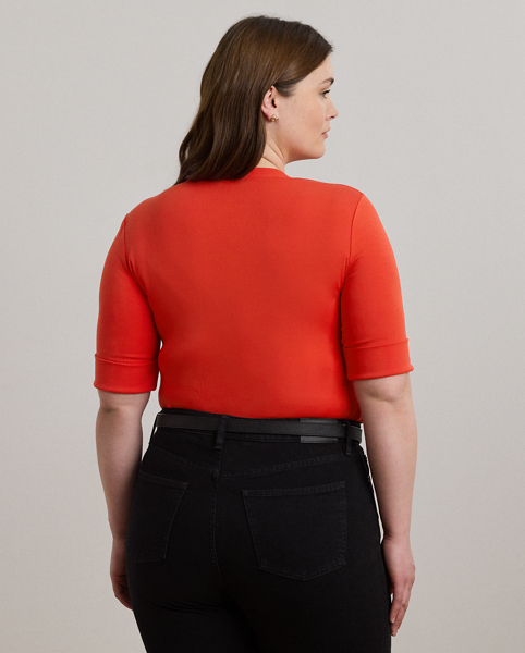 A timeless essential, this V-neck tee with elbow-length sleeves is made with breathable stretch cotton for a soft hand feel. Lauren's signature embroidered logo on the hem completes the look.