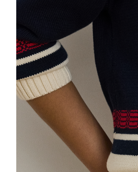 A casual staple, these straight ankle jeans are made from comfortable left-hand twill and designed with a high rise for a flattering fit.