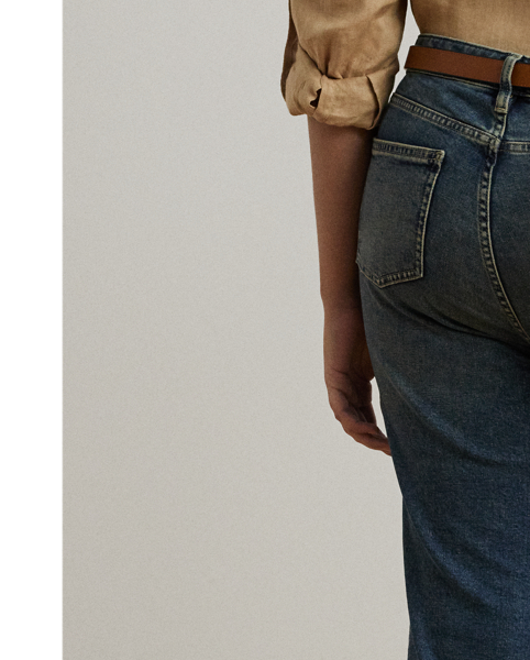 Cut for a classic mid-rise, these straight ankle jeans are crafted with comfortable right-hand-twill denim that offers just enough stretch for a relaxed fit and feel.