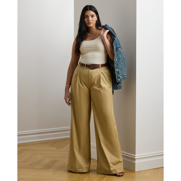 A timeless essential, these wide-leg trousers are detailed with front waist pleats, crisp creases and folded cuffs for a tailored look. This style is crafted from soft, lightweight cotton twill and has a signature horn-effect buttoned closure for a sophisticated finish.