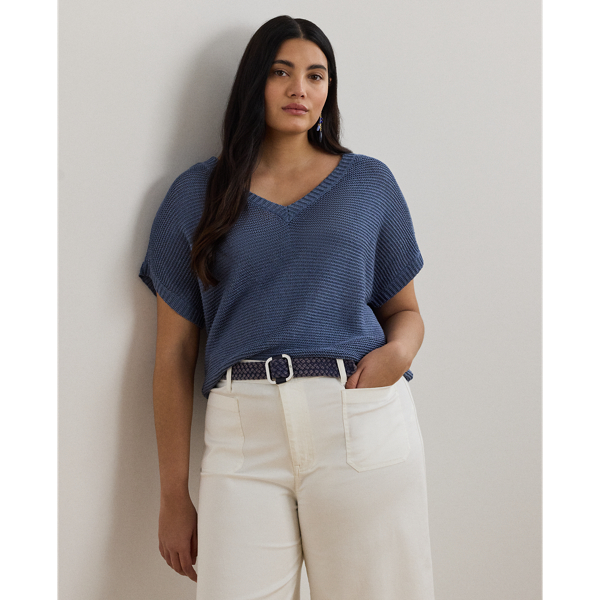 Cut for a relaxed-fitting silhouette, which tapers slightly at the hip, this V-neck jumper's short-sleeve design and lightweight linen-blend fabrication make it a perfect piece for transitional dressing.