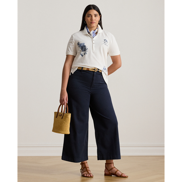 Crafted with stretch cotton chino, these chic trousers feature a high rise and wide-leg, cropped silhouette.