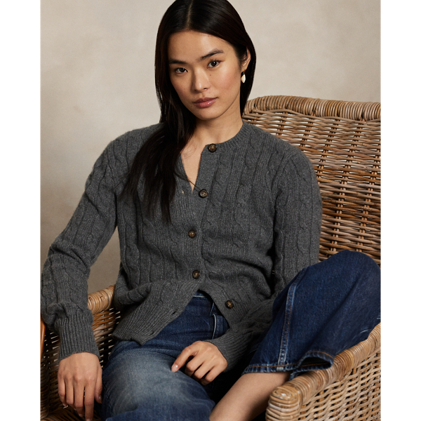 This slim-fitting crewneck cardigan is made from chunky cashmere yarn in our iconic cable-knit construction.