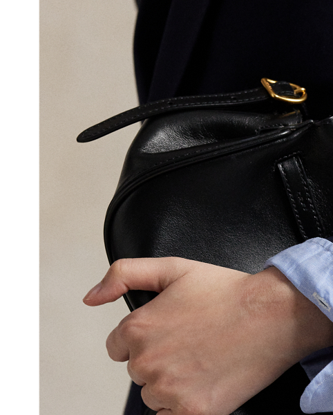 Crafted with stretch-blend wool, this expertly tailored blazer is fully lined, fitted through the waist and features a slightly flared hem.