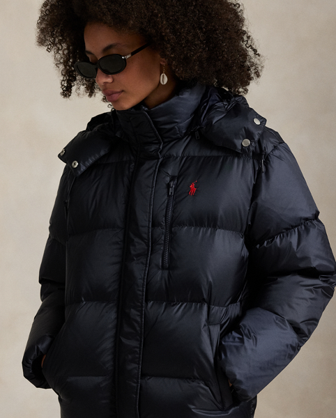 Made with water-repellent fabric, this 750-fill-power down jacket is designed with a detachable hood, snapped storm placket and zip pocketing on the chest and waist. Our signature Pony is embroidered on the chest for pure Polo style.