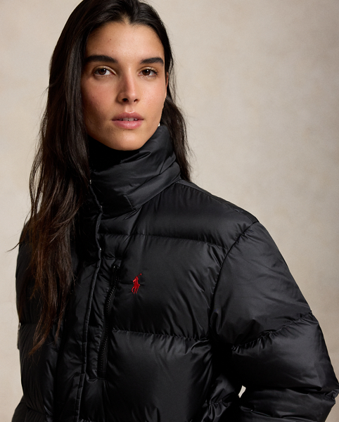 Made with water-repellent fabric, this 750-fill-power down jacket is designed with a detachable hood, snapped storm placket and zip pocketing on the chest and waist. Our signature Pony is embroidered on the chest for pure Polo style.