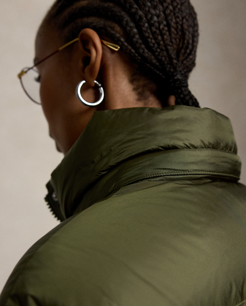 Made with water-repellent fabric, this 750-fill-power down jacket is designed with a detachable hood, snapped storm placket and zip pocketing on the chest and waist. Our signature Pony is embroidered on the chest for pure Polo style.
