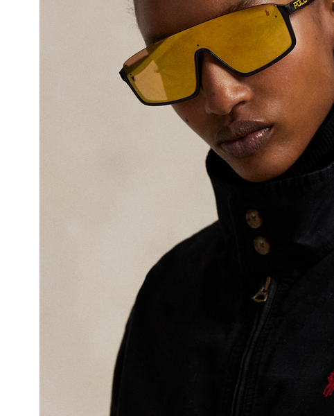 Cut for a slightly cropped fit, this fully lined cotton canvas jacket is designed with a stand collar, which can be styled up or folded down.