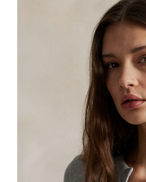 Made from a lightweight stretch-cotton blend, this crewneck cardigan is detailed with one-button cuffs and our signature embroidered Pony.