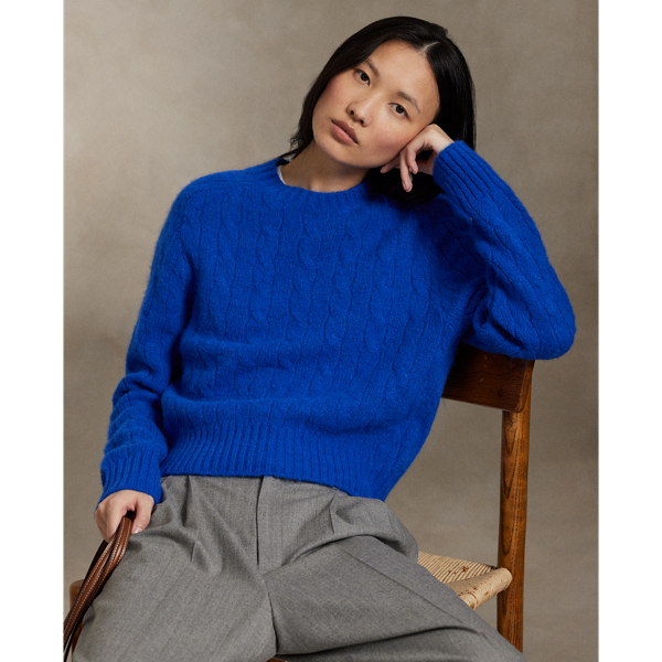 Cable-knit from a chunky blend of wool and alpaca hair, this crewneck jumper is designed for a relaxed fit.
