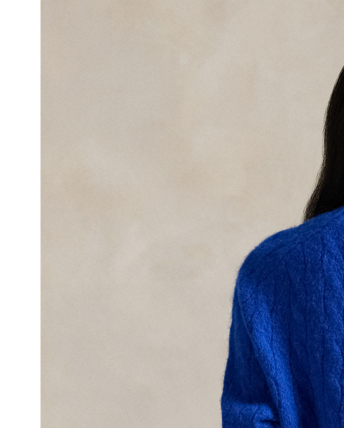 Cable-knit from a chunky blend of wool and alpaca hair, this crewneck jumper is designed for a relaxed fit.