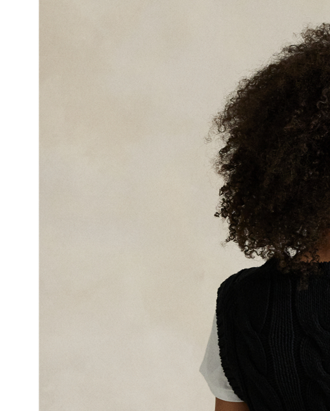 Cable-knit with soft, combed cotton, this crewneck jumper waistcoat is cut for a modern cropped fit and embroidered with our signature Pony on the chest.