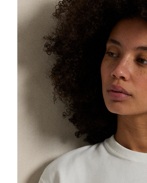 Made with heavy weight cotton jersey, this Relaxed Fit crewneck tee is accented with our signature embroidered Pony at the left chest.