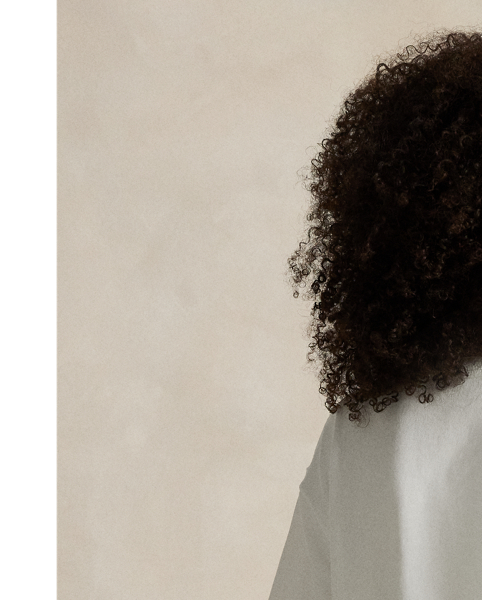 This cotton jersey crewneck tee is designed for a Relaxed Crop Fit that hits higher on the hip. Our embroidered Pony adorns the right hem for a signature finish.